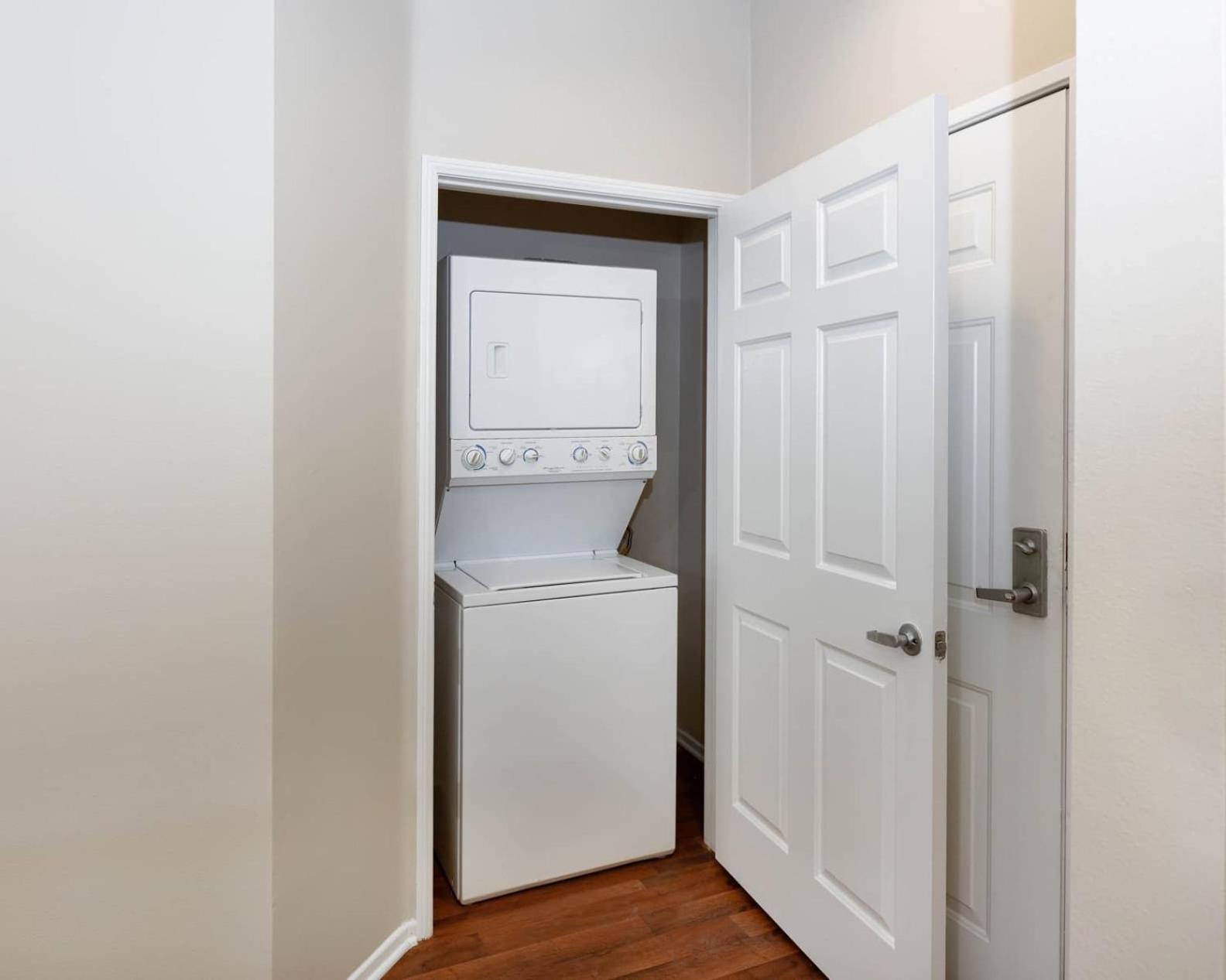Luxe Mdr Apartment,parking, Gym, Pool, Jacuzzi,bbq Apartment