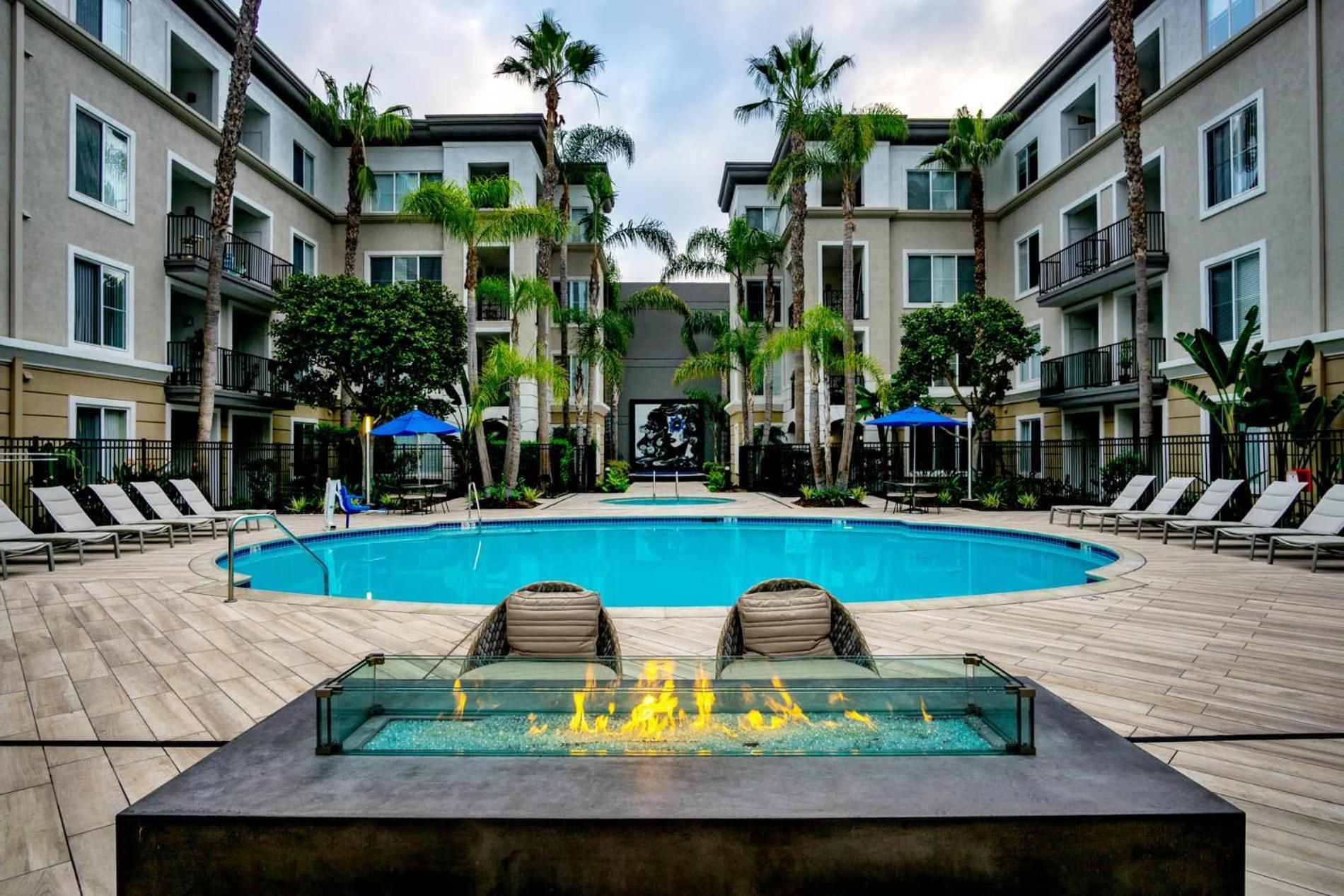 Apartment Luxe Mdr Apartment,parking, Gym, Pool, Jacuzzi,bbq Los Angeles