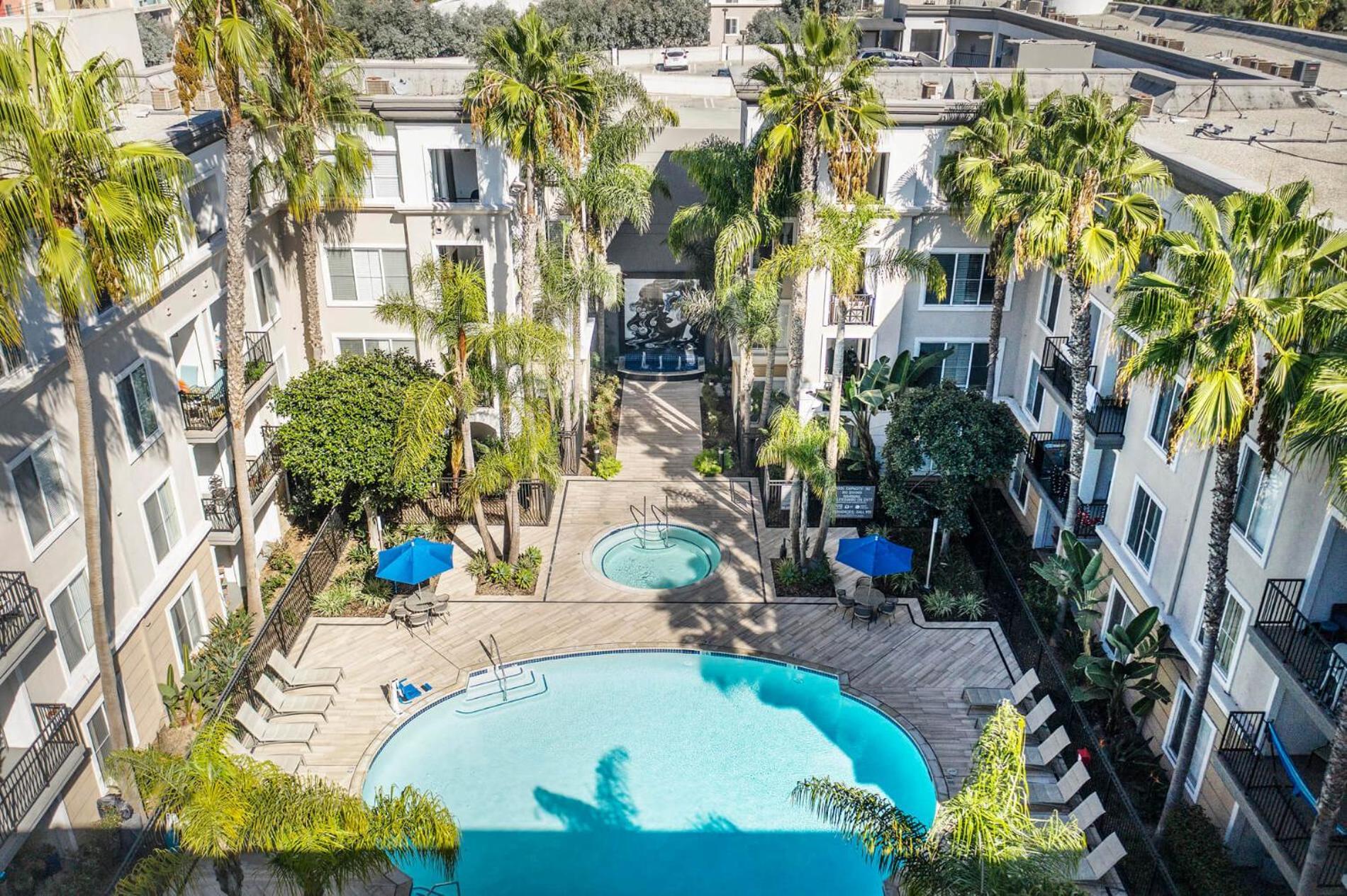 Luxe Mdr Apartment,parking, Gym, Pool, Jacuzzi,bbq Apartment