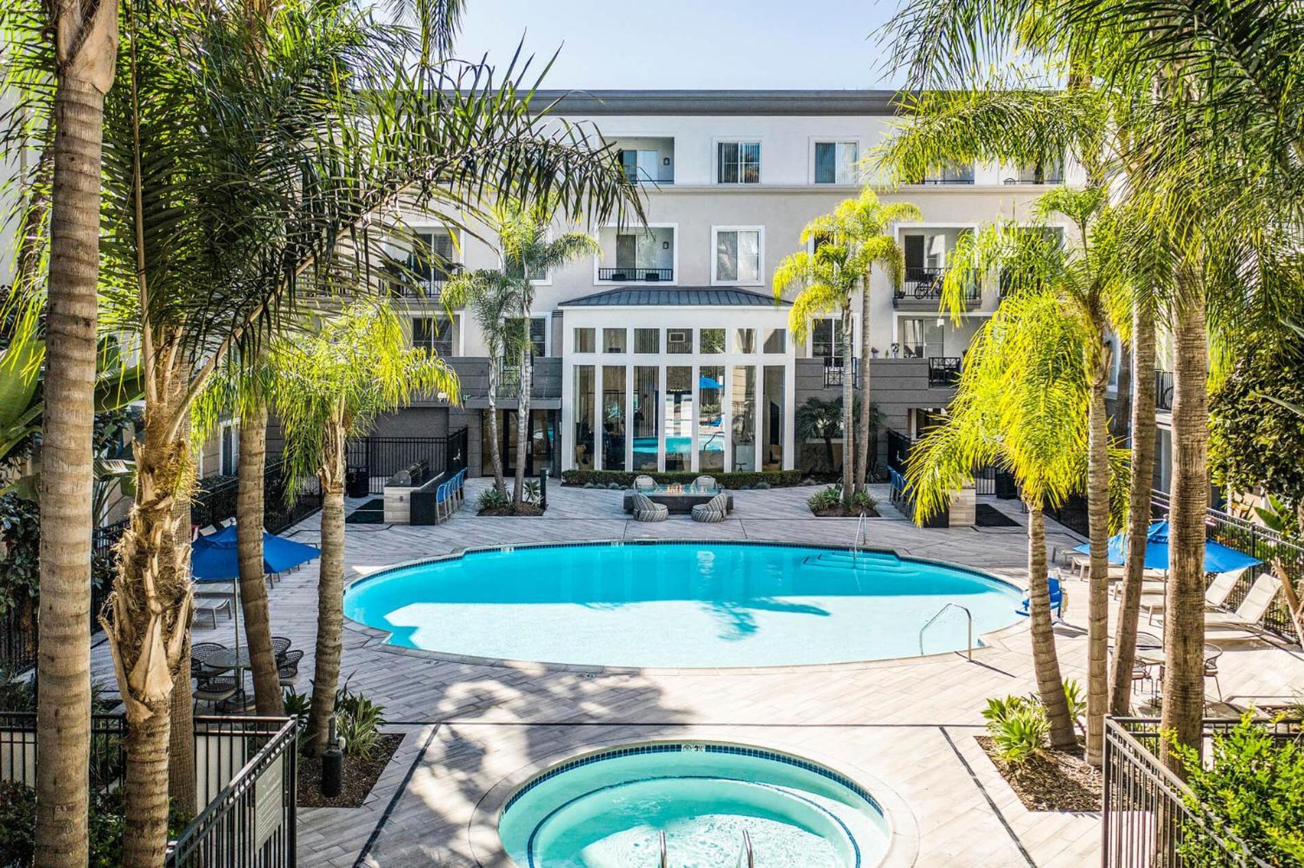 Apartment Luxe Mdr Apartment,parking, Gym, Pool, Jacuzzi,bbq